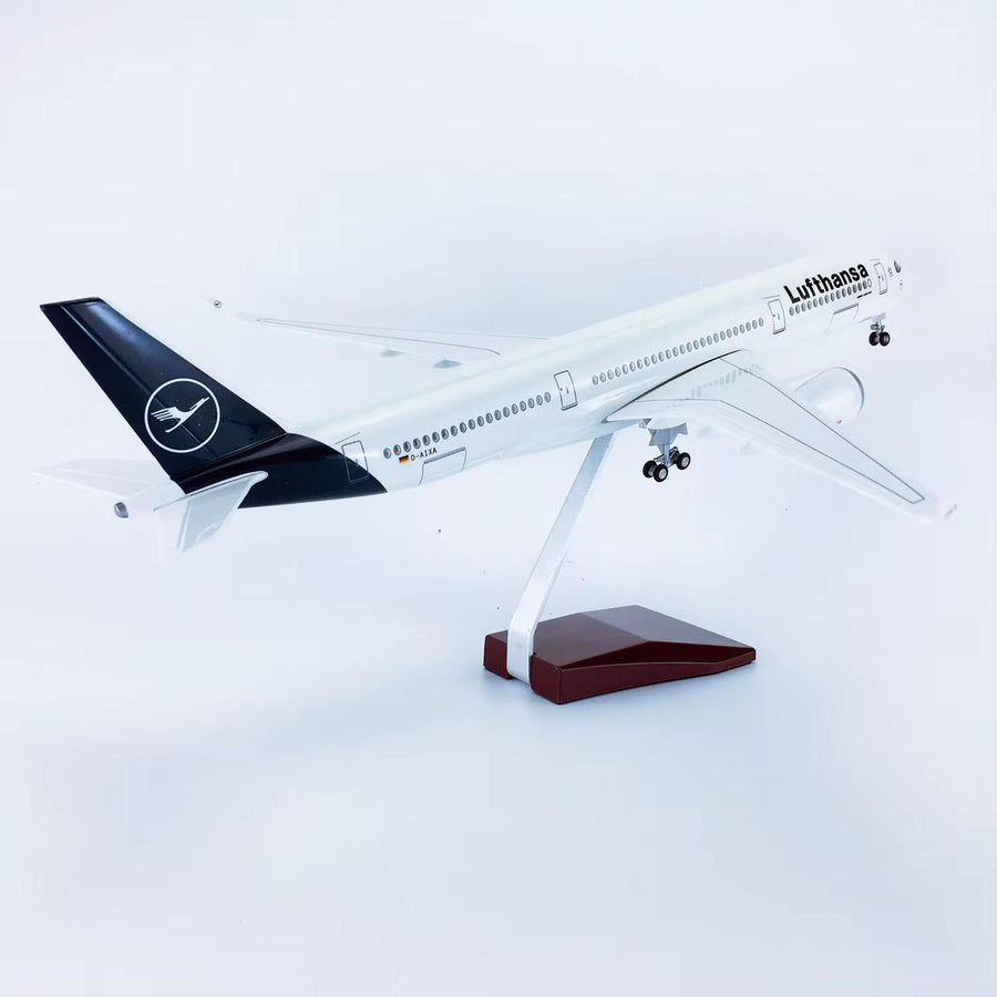 Lufthansa Boeing (New Livery)