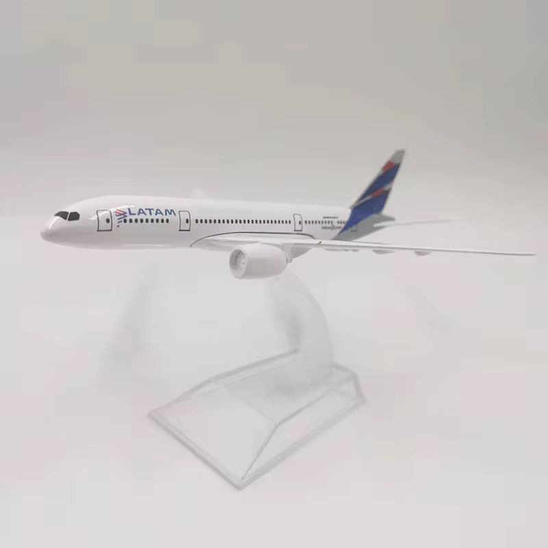 ANA Boeing 787 (1:400)